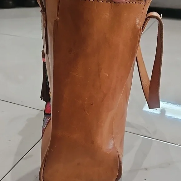 Beautiful Consuela All Lether - Picture 3 of 9